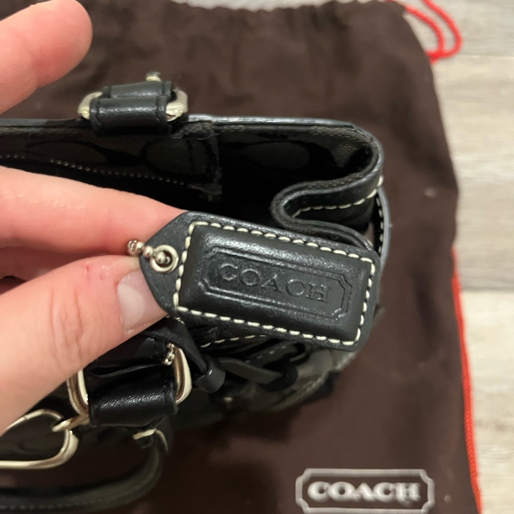 Small black coach Y2K tote from 2005 - Picture 5 of 11
